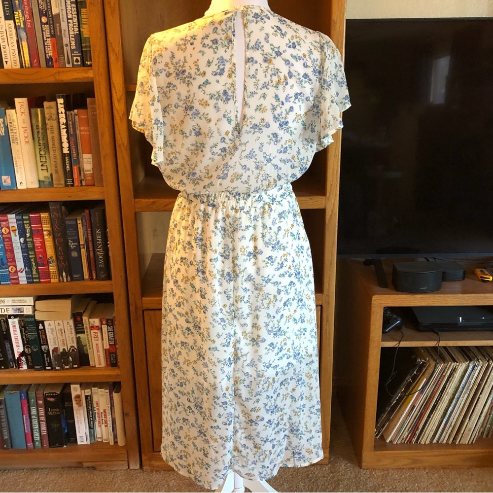 👗EUC Trixxi floral dress - Picture 3 of 8